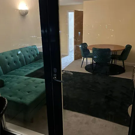 Homestay Luxury 2 Bedroom Around Lcy Airport *