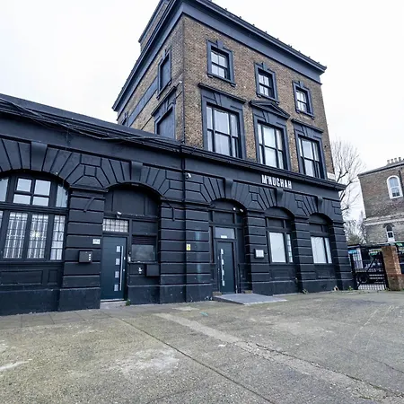 Deluxe Urban Retreat With City Views Studio And One Bedroom Near Camden By Belvilla Apartment *