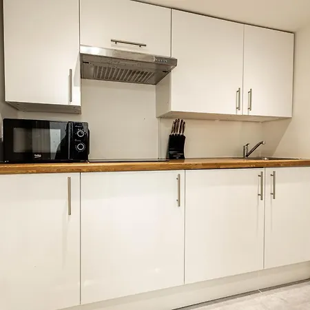 Deluxe Urban Retreat With City Views Studio And One Bedroom Near Camden By Belvilla Apartment London