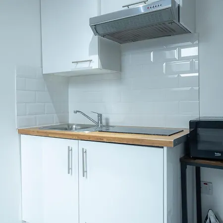 Deluxe Urban Retreat With City Views Studio And One Bedroom Near Camden By Belvilla * London