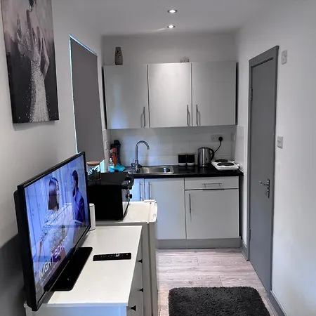Romford Cosy Flat Apartment