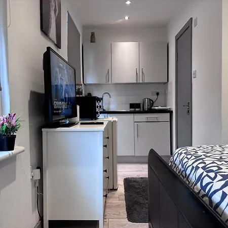 Romford Cosy Flat *