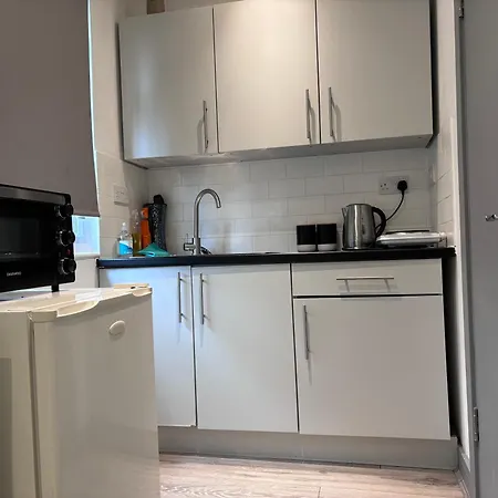 Romford Cosy Flat * Havering