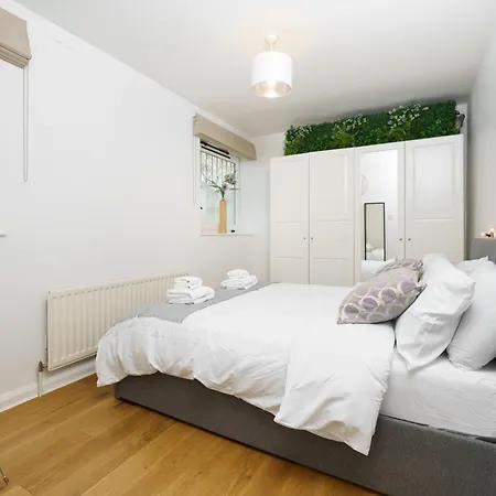 Lovely In Victoria Park Village Apartment London