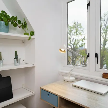 Apartment Lovely In Victoria Park Village