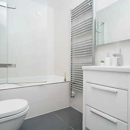 Homestay En-suite In Zone 1 *