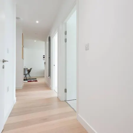 Utopian Modern Apartment London