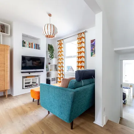 Holiday home Chic Semi-detached House With A Private Garden, Se *