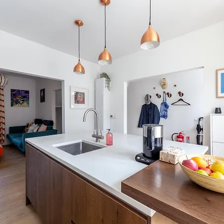 Chic Semi-detached House With A Private Garden, Se Holiday home *