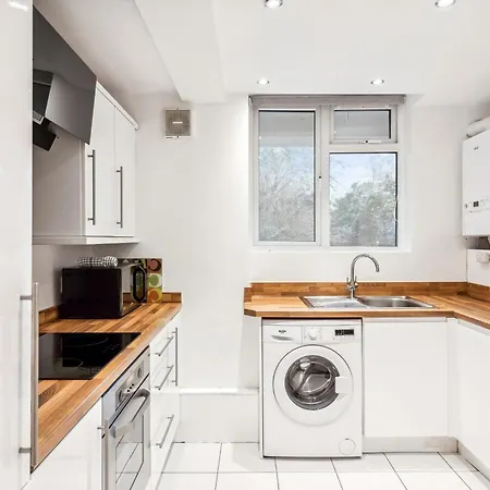 Spacious Ground Floor - Fab Location Apartment London