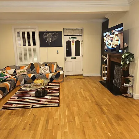 London Heathrow Glamour Mansion House