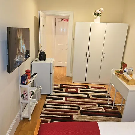 London Heathrow Glamour Mansion House