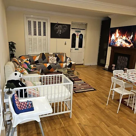 London Heathrow Glamour Mansion House Uxbridge