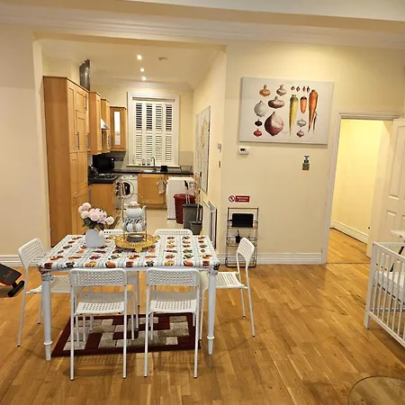London Heathrow Glamour Mansion House