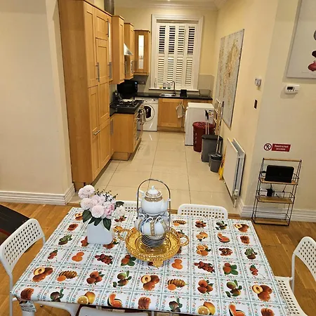 London Heathrow Glamour Mansion House Guest house *
