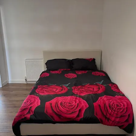 Apartment Cosy Spacious 2 Bed Flat High Street