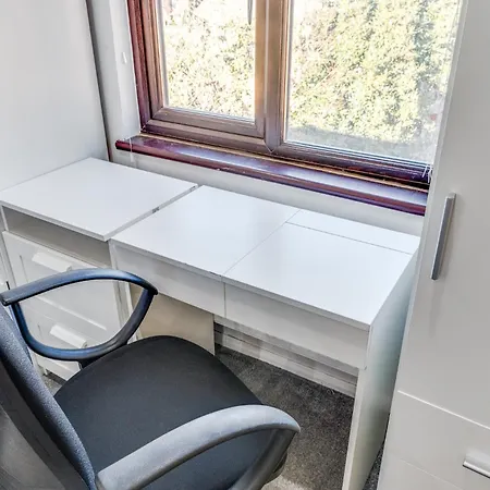 Livestay - Stylish 3-bed Gem In Trendy E1 *