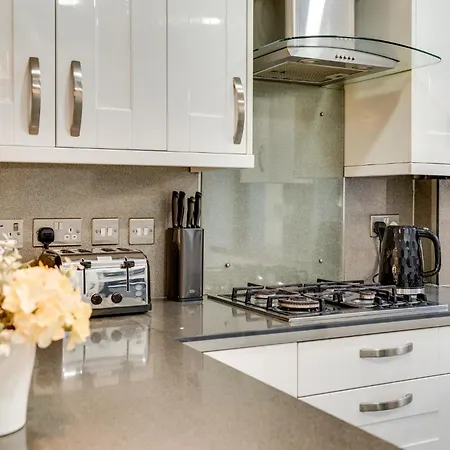Livestay - Stylish 3-bed Gem In Trendy E1 London