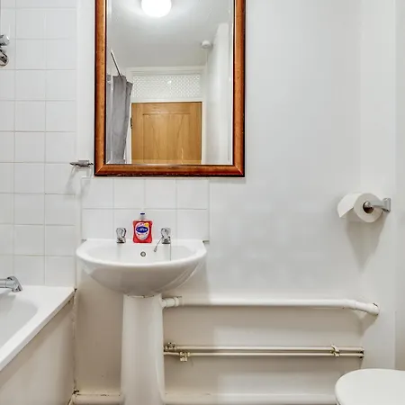 Livestay - Stylish 3-bed Gem In Trendy E1 *