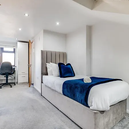 Livestay - Stylish 3-bed Gem In Trendy E1 Apartment
