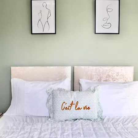 Stunning Apartment, Sleeps 4, London, 1 Bedroom, Zone 1, Kennington - Open For Business Stays, Long And Families Relocating London