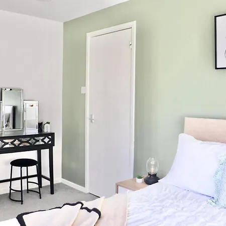 Stunning Apartment, Sleeps 4, London, 1 Bedroom, Zone 1, Kennington - Open For Business Stays, Long And Families Relocating Apartment *