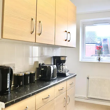 Stunning Apartment, Sleeps 4, London, 1 Bedroom, Zone 1, Kennington - Open For Business Stays, Long And Families Relocating * London