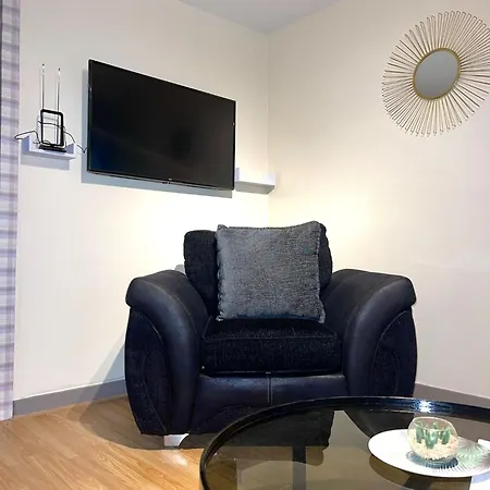 Holiday home Impeccable Spacious 6-bed House In *