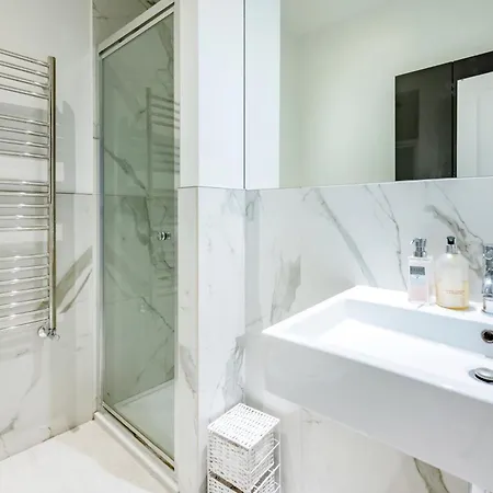 Chelsea Two Bedroom Apartment London