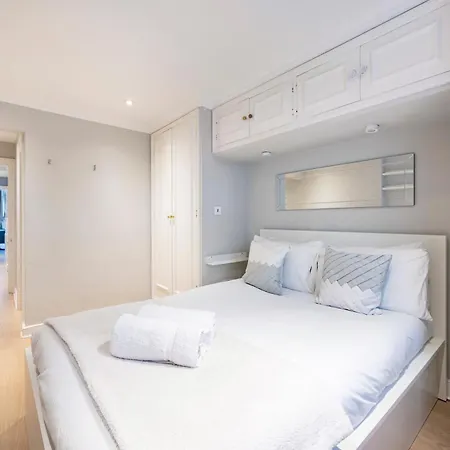 Chelsea Two Bedroom * London