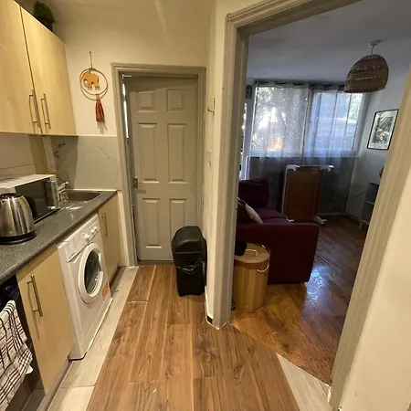 Apartment The Woodland 1 London