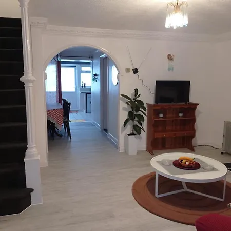 Shepherds Spacious House 4-beds
