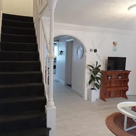 Holiday home Shepherds Spacious House 4-beds Romford