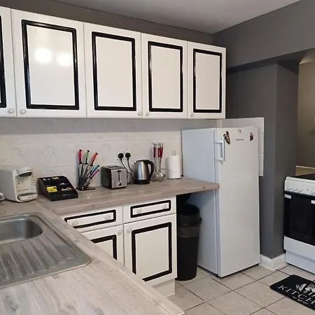 Holiday home Shepherds Spacious House 4-beds