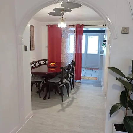 Shepherds Spacious House 4-beds Holiday home *