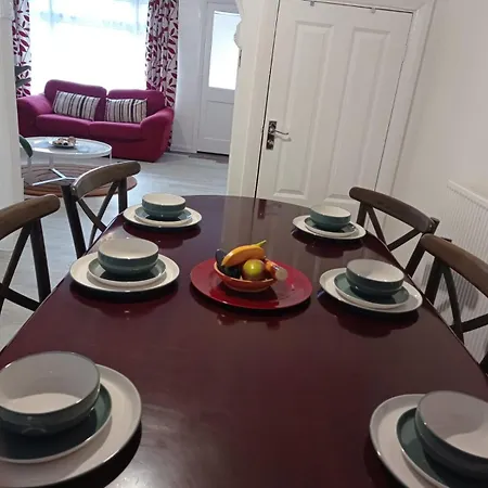 Shepherds Spacious House 4-beds