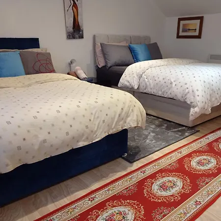 Holiday home Shepherds Spacious House 4-beds