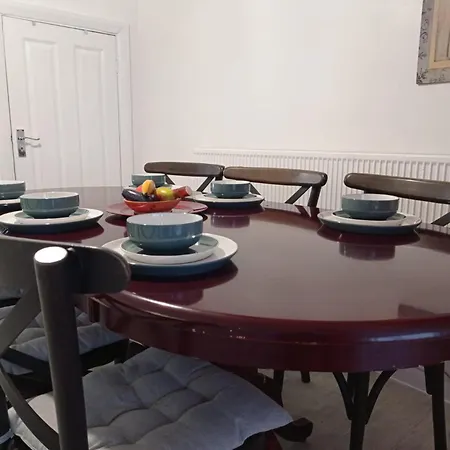Shepherds Spacious House 4-beds Holiday home *