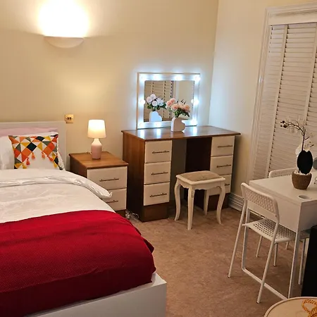 Guest house London Heathrow Glamour Mansion House *
