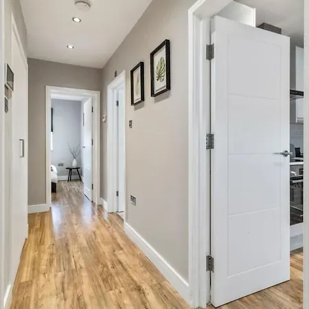 2 Bedroom Flat, Wembley Stadium Apartment *