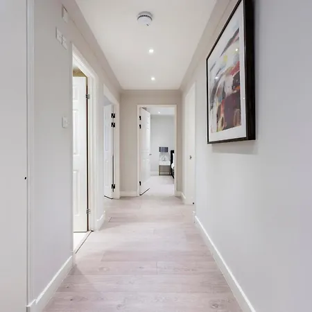 Stunning 2-bedroom-hosted By Sweetstay Apartment