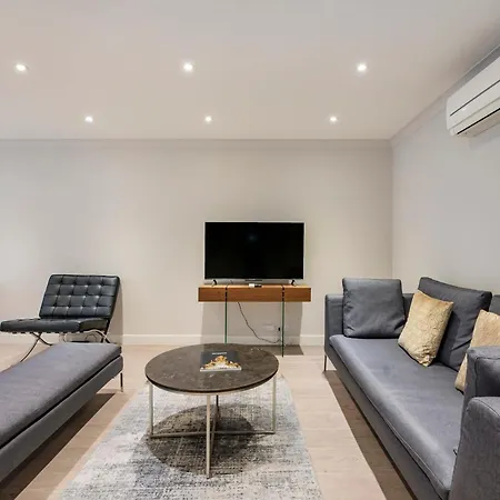 Stunning 2-bedroom-hosted By Sweetstay * London