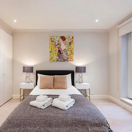 Apartment Stunning 2-bedroom-hosted By Sweetstay