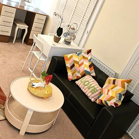 Guest house London Heathrow Glamour Mansion House *