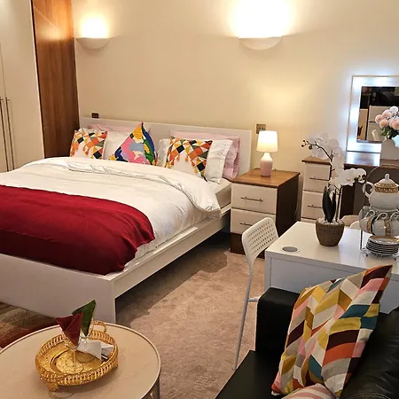 London Heathrow Glamour Mansion House *