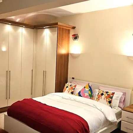 London Heathrow Glamour Mansion House Guest house Uxbridge