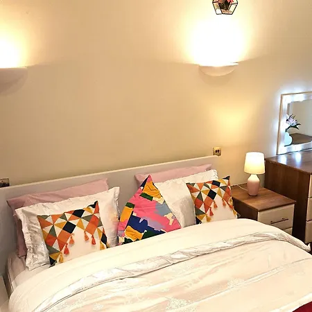 London Heathrow Glamour Mansion House Guest house