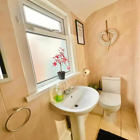 Stratford City - Luxe House With Garden London