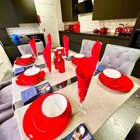 Ferienhaus Stratford City - Luxe House With Garden
