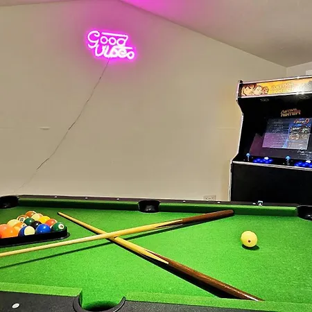 Stratford City - Luxe House With Garden Holiday home